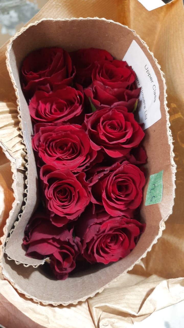 🌹 Red Rose – Rs 400 per Stem